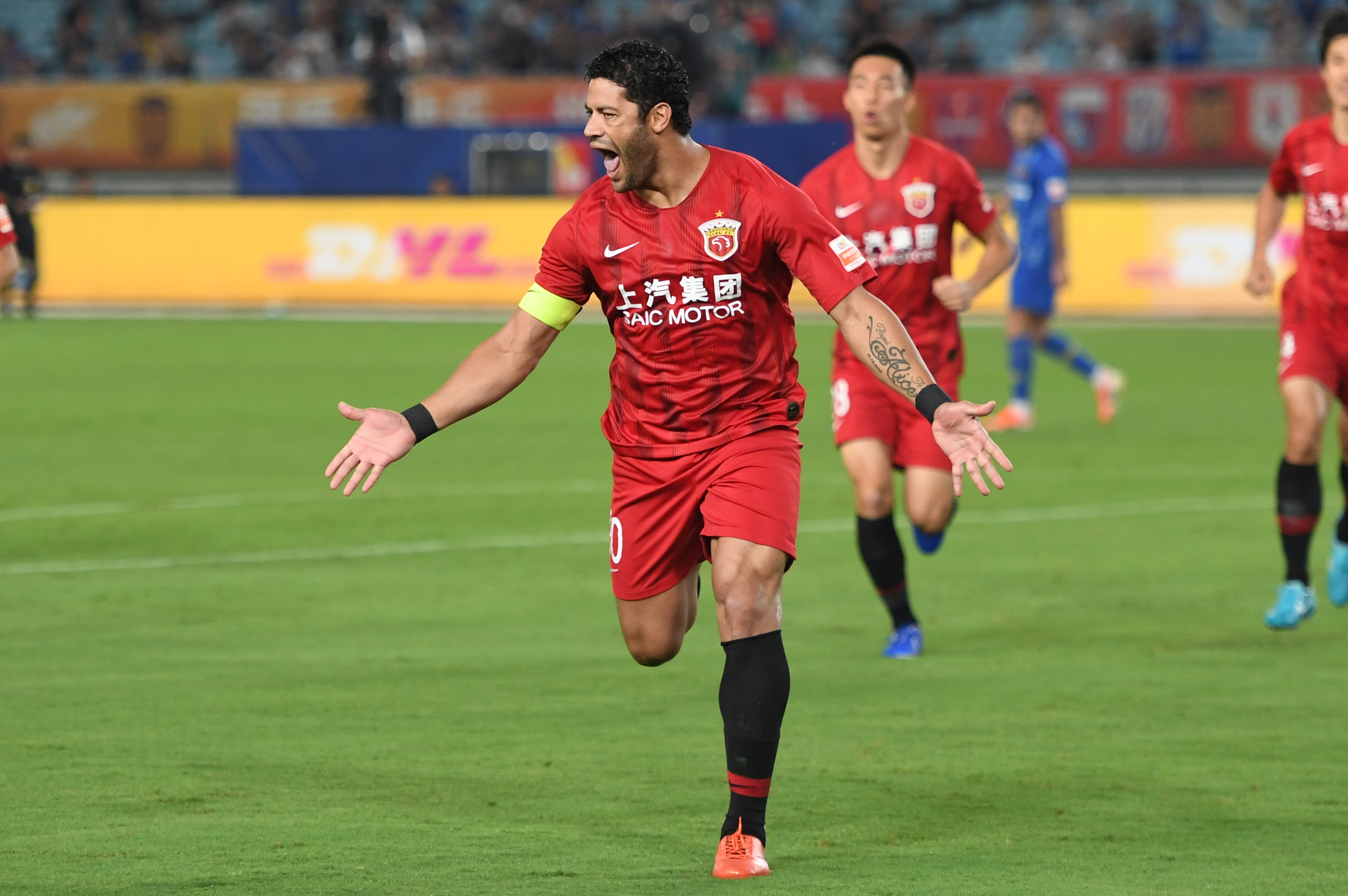 曼城斯特林关键进球锁定三分