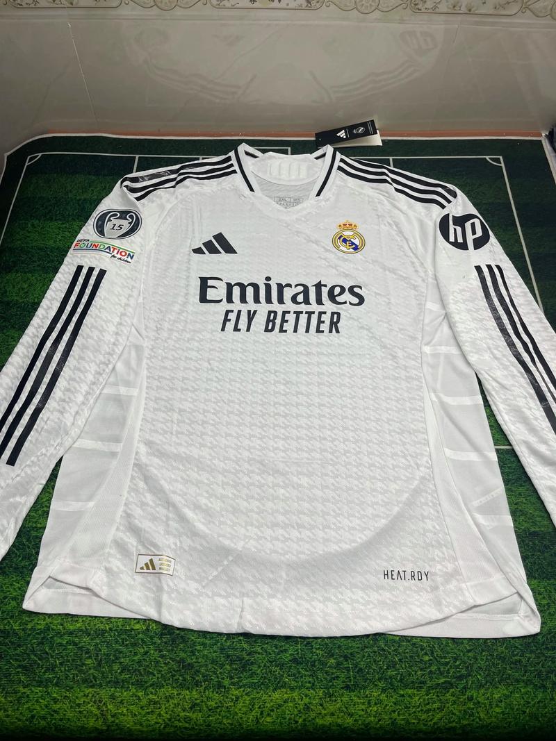 汪涵陪儿子马术竞赛！嚼槟榔超享受，夫妻交替带娃成热议焦点