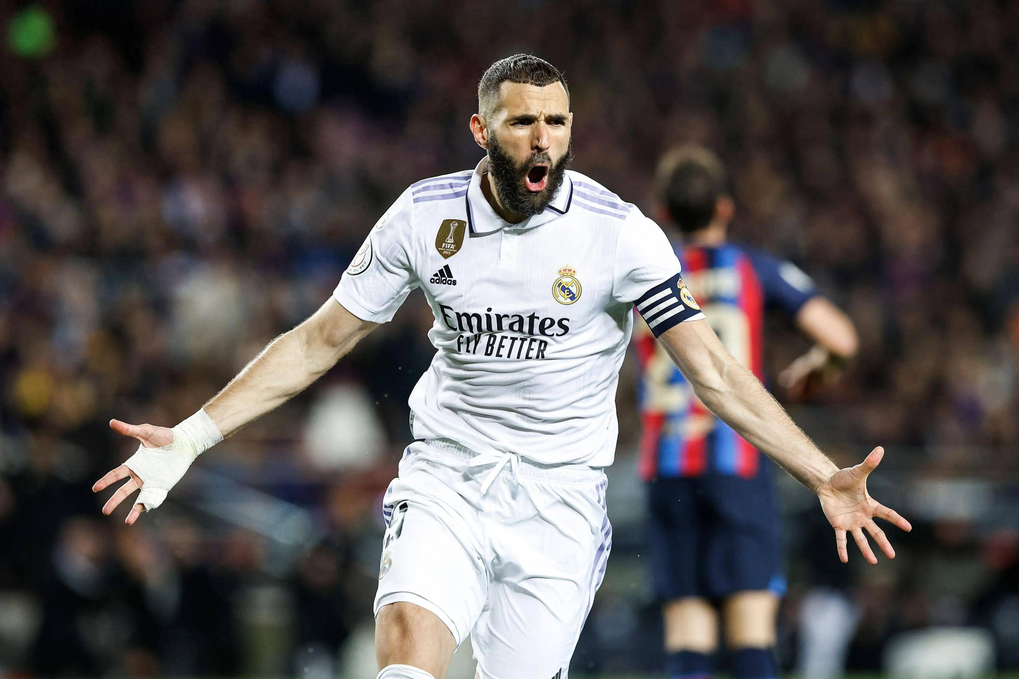 2.53米，麦克托米奈创下倒钩射门脚尖高度新的世界纪录