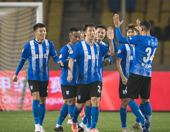 Shams：保罗对教练组越来越直言不讳，泰伦·卢认为他越界了